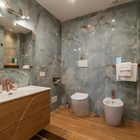 Ych-ponte Lungo Apartment